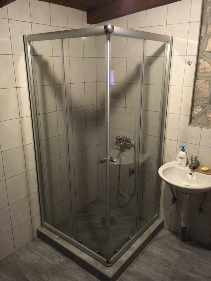 Rent House Orahovo Chalet Virpazar